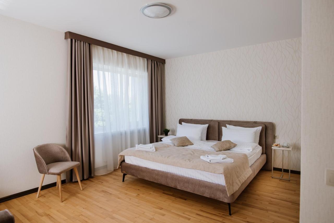 Оранта Hotel Truskavets Luaran gambar